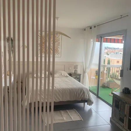 Apartment Elea, Vue Sur Mer, T1 Sur A 150m Des Plages