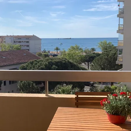 Elea, Vue Sur Mer, T1 Sur A 150m Des Plages Frejus