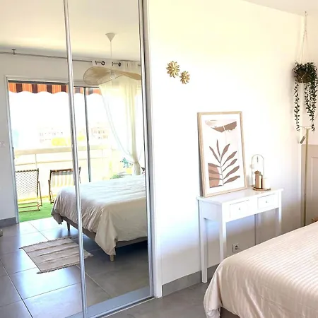 Apartment Elea, Vue Sur Mer, T1 Sur A 150m Des Plages Frejus